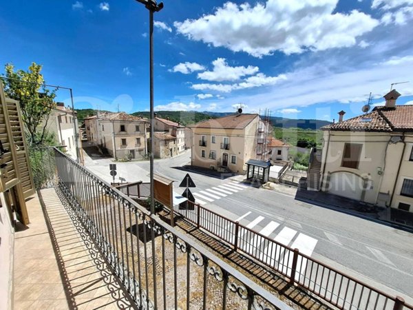 appartamento in vendita a Rocca di Mezzo in zona Terranera