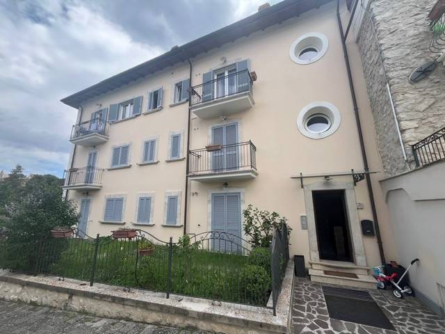 appartamento in vendita a Rocca di Mezzo in zona Terranera