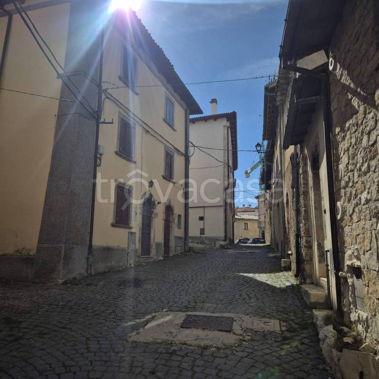 appartamento in vendita a Rocca di Mezzo in zona Terranera