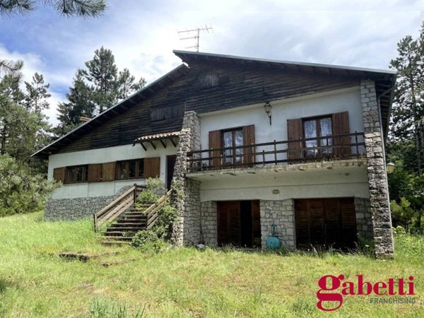 casa indipendente in vendita a Rocca di Mezzo