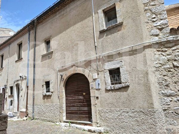 casa indipendente in vendita a Rocca di Mezzo