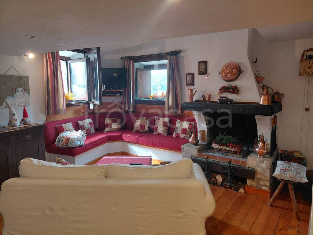 casa indipendente in vendita a Rocca di Mezzo