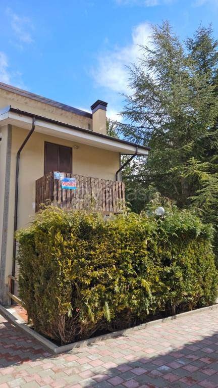 appartamento in vendita a Rocca di Mezzo in zona Terranera