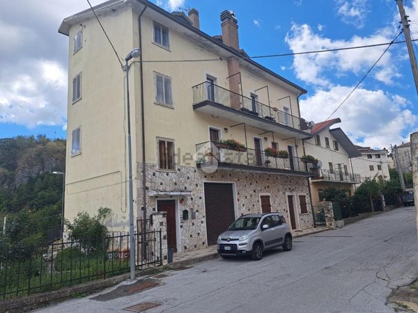 appartamento in vendita a Roccaraso in zona Pietransieri