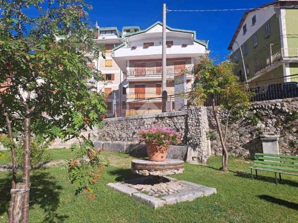 appartamento in vendita a Roccaraso in zona Pietransieri