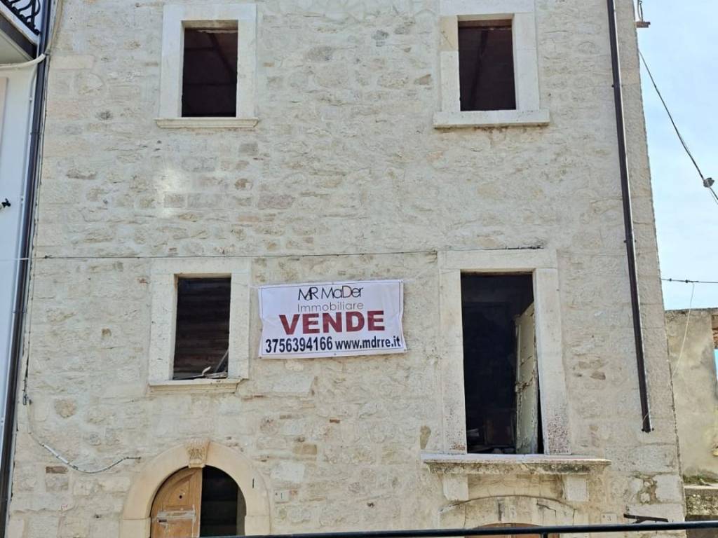 casa indipendente in vendita a Roccaraso in zona Pietransieri