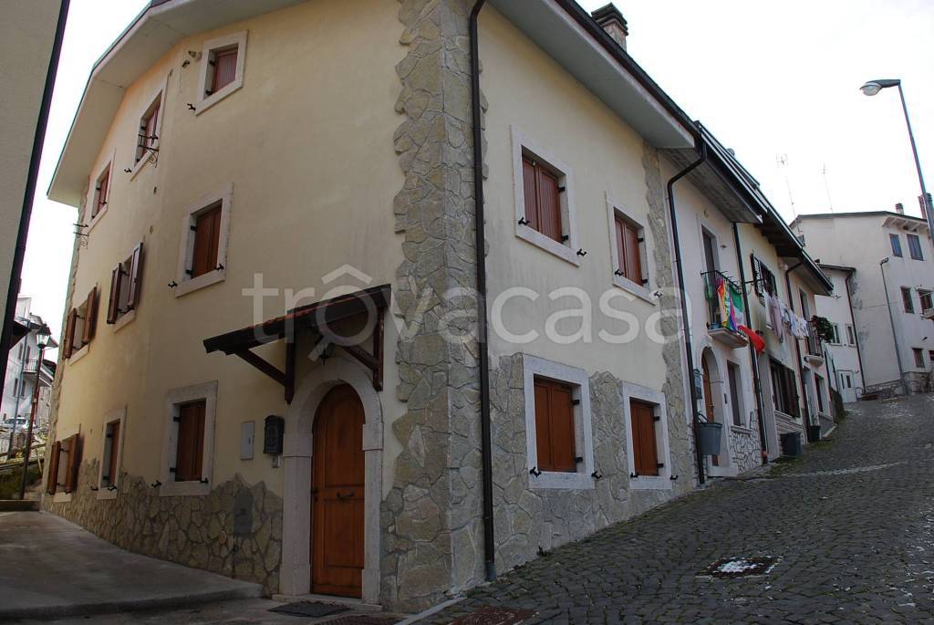 casa indipendente in vendita a Roccaraso in zona Pietransieri