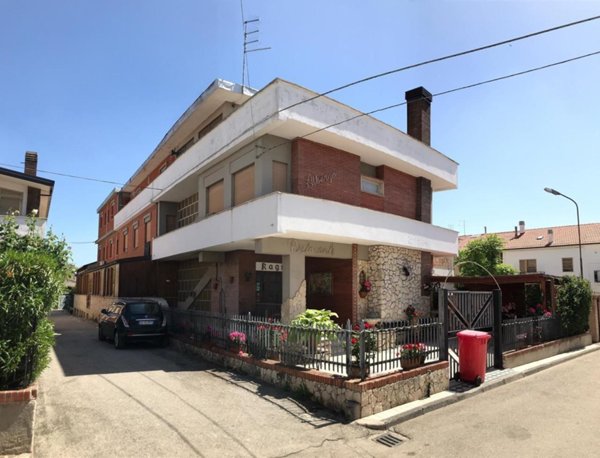 locale commerciale in vendita a San Benedetto dei Marsi
