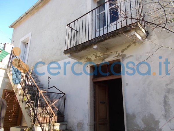 casa indipendente in vendita a San Benedetto in Perillis