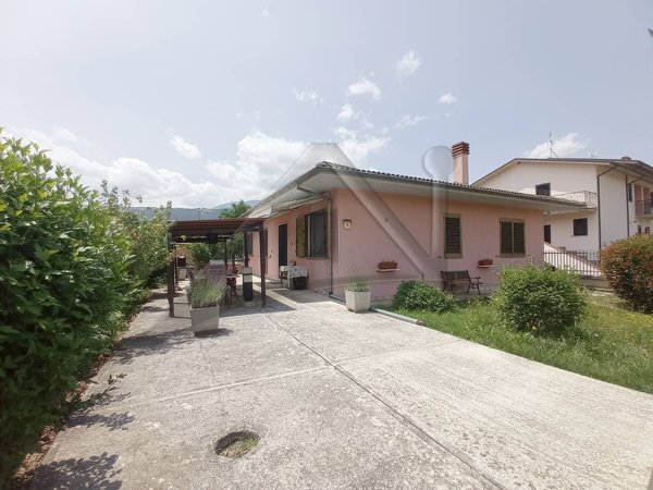 casa indipendente in vendita a San Demetrio ne' Vestini
