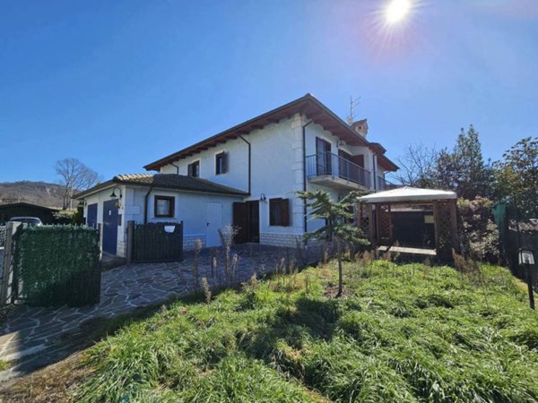 casa indipendente in vendita a San Demetrio ne' Vestini
