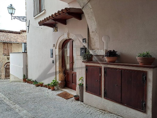 casa indipendente in vendita a San Demetrio ne' Vestini in zona Collarano