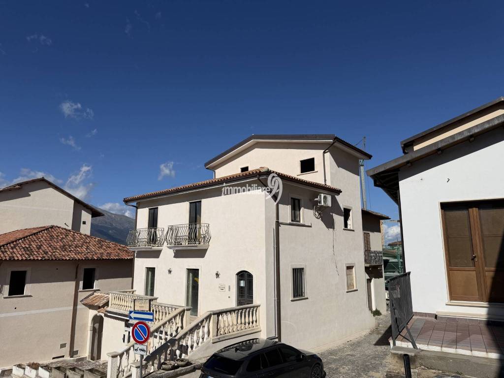 casa indipendente in vendita a San Demetrio ne' Vestini in zona Cavantoni