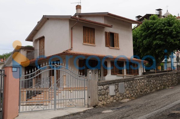 casa indipendente in vendita a San Demetrio ne' Vestini in zona Cavantoni