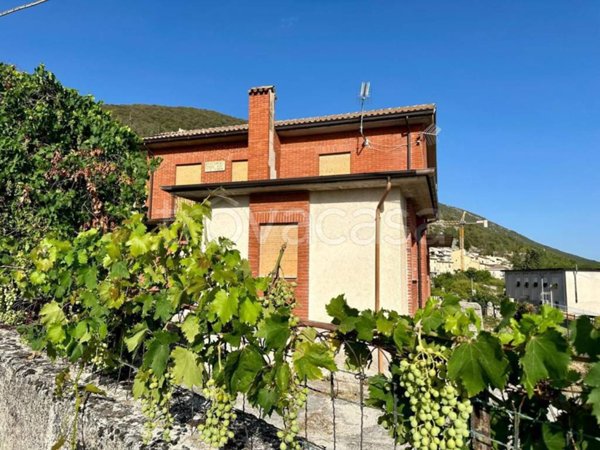 casa indipendente in vendita a San Pio delle Camere