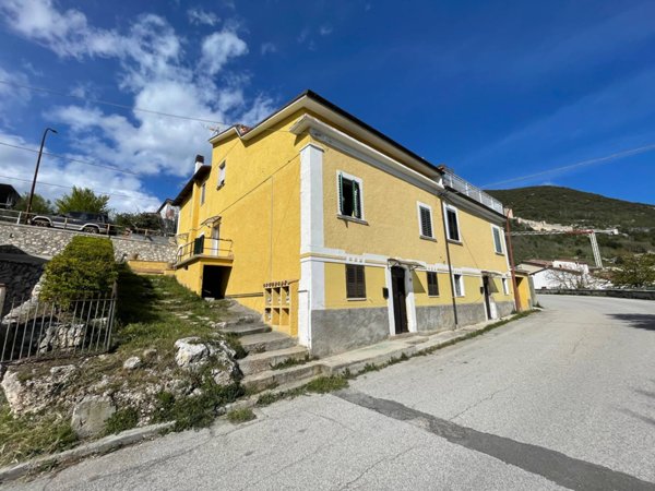 casa indipendente in vendita a San Pio delle Camere