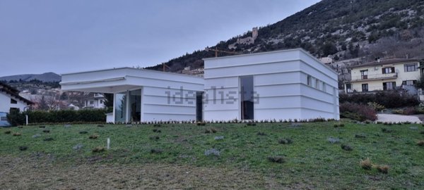 casa indipendente in vendita a San Pio delle Camere