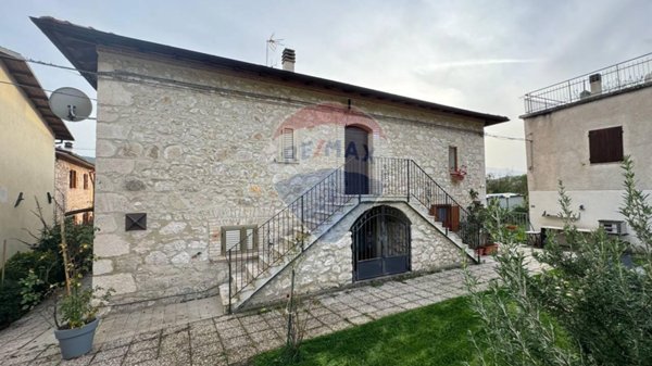 casa indipendente in vendita a San Pio delle Camere