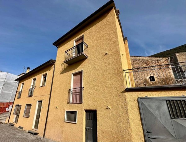 casa indipendente a San Pio delle Camere Castelnuovo di San Pio delle Camere
