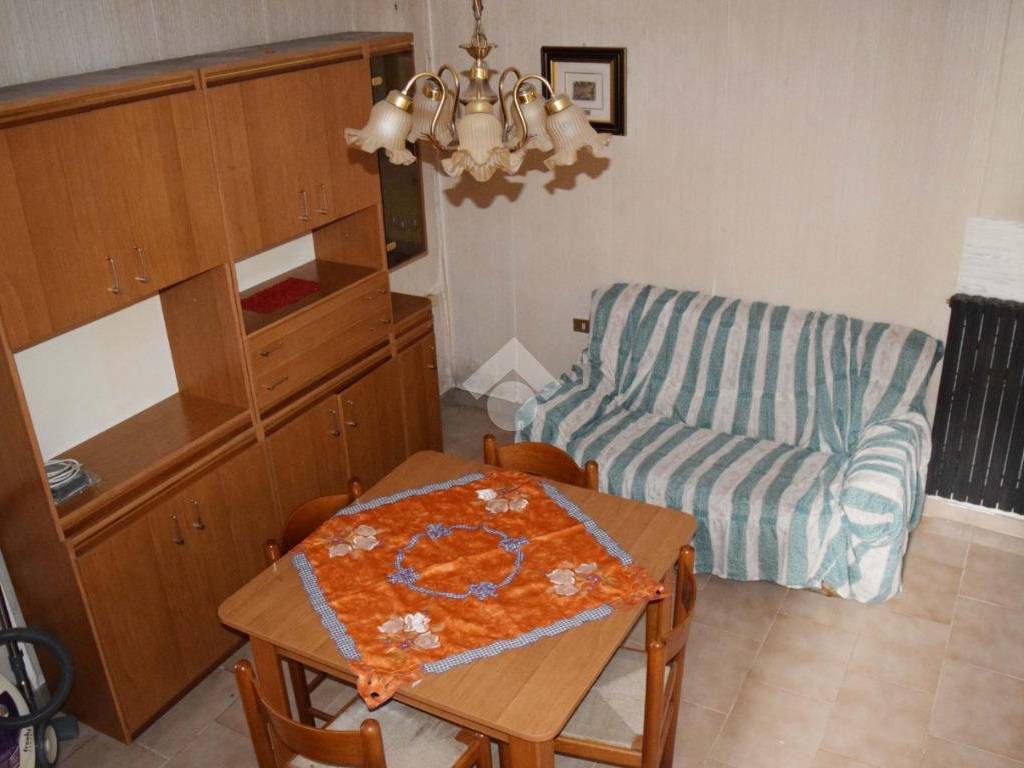 casa indipendente in vendita a Sante Marie in zona San Giovanni