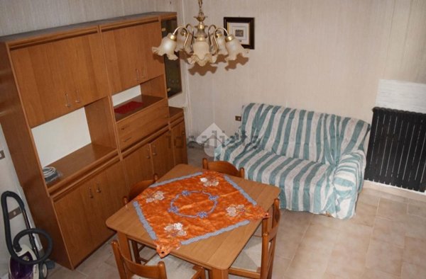 casa indipendente in vendita a Sante Marie in zona San Giovanni
