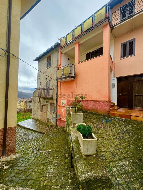 appartamento in vendita a Sante Marie in zona San Giovanni