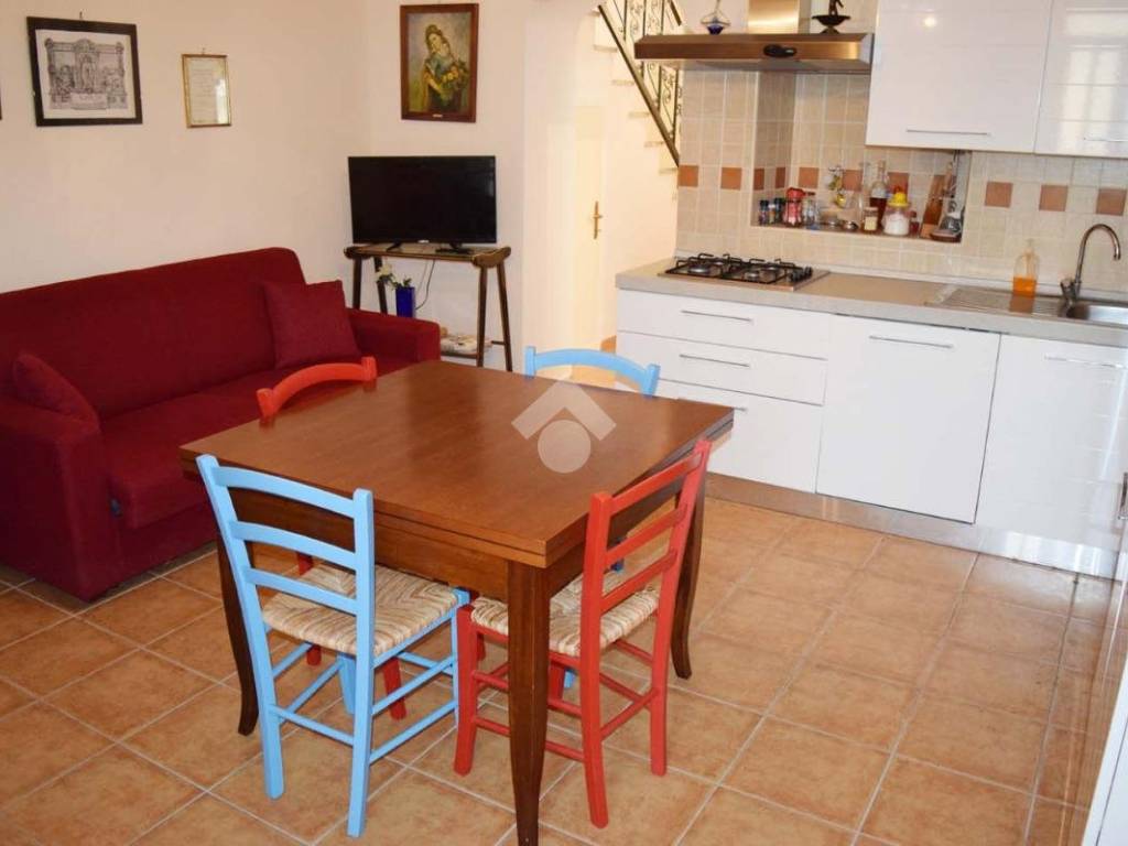 casa indipendente in vendita a Sante Marie in zona Castelvecchio