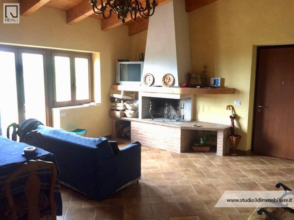 casa indipendente in vendita a Sante Marie in zona Santo Stefano