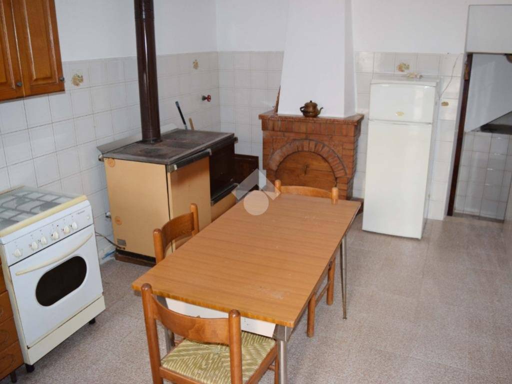 casa indipendente in vendita a Sante Marie in zona San Giovanni