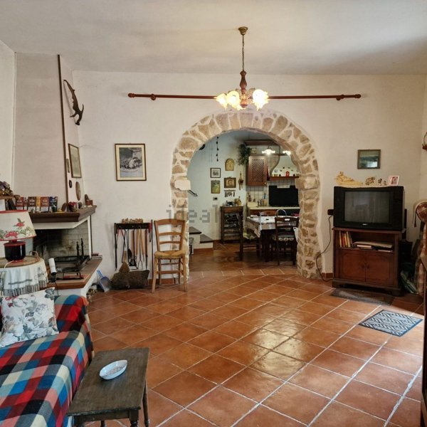 casa indipendente in vendita a Sante Marie in zona Scanzano