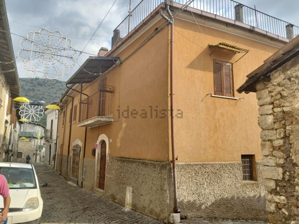 pentavano in vendita a Sante Marie in zona Scanzano