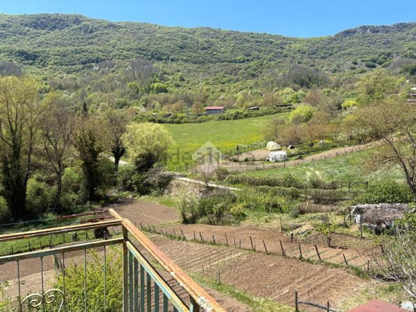 appartamento in vendita a Sante Marie in zona San Giovanni