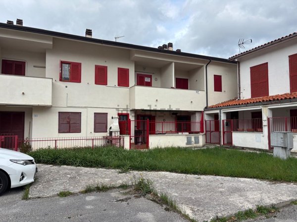 appartamento in vendita a Sante Marie in zona San Giovanni