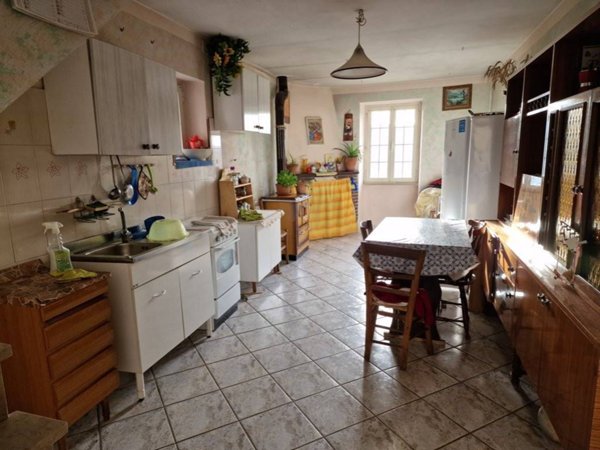 casa indipendente in vendita a Sante Marie in zona Santo Stefano