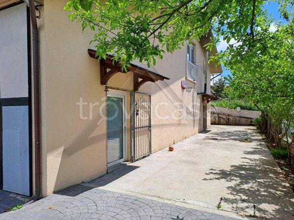 casa indipendente in vendita a Sant'Eusanio Forconese