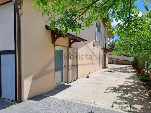 casa indipendente in vendita a Sant'Eusanio Forconese