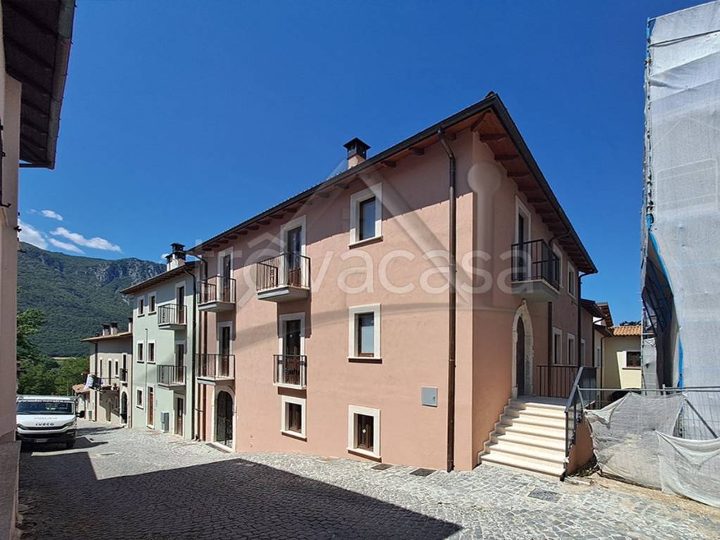 casa indipendente in vendita a Sant'Eusanio Forconese