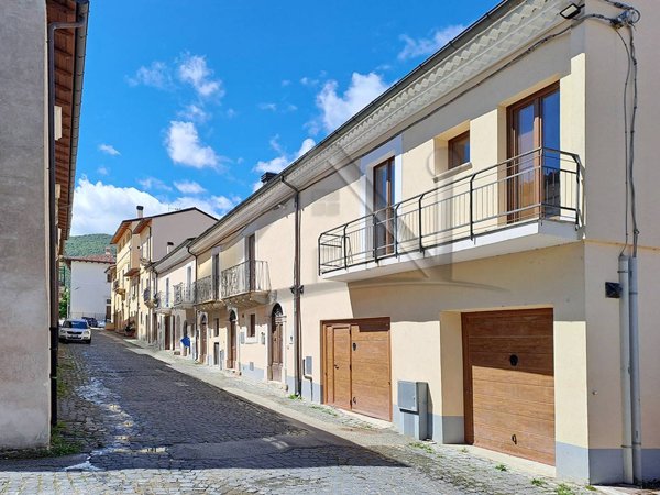 casa indipendente in vendita a Sant'Eusanio Forconese