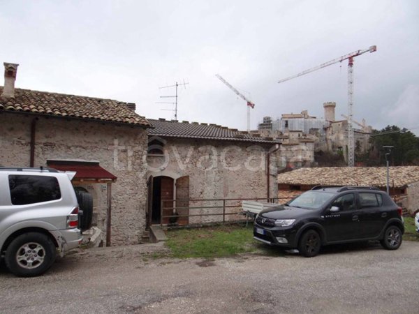 casa indipendente in vendita a Santo Stefano di Sessanio