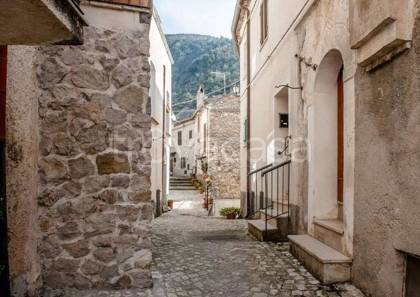 appartamento in vendita a San Vincenzo Valle Roveto