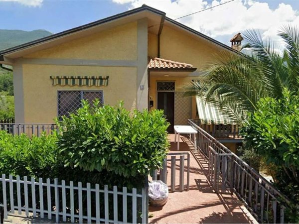 casa indipendente in vendita a San Vincenzo Valle Roveto