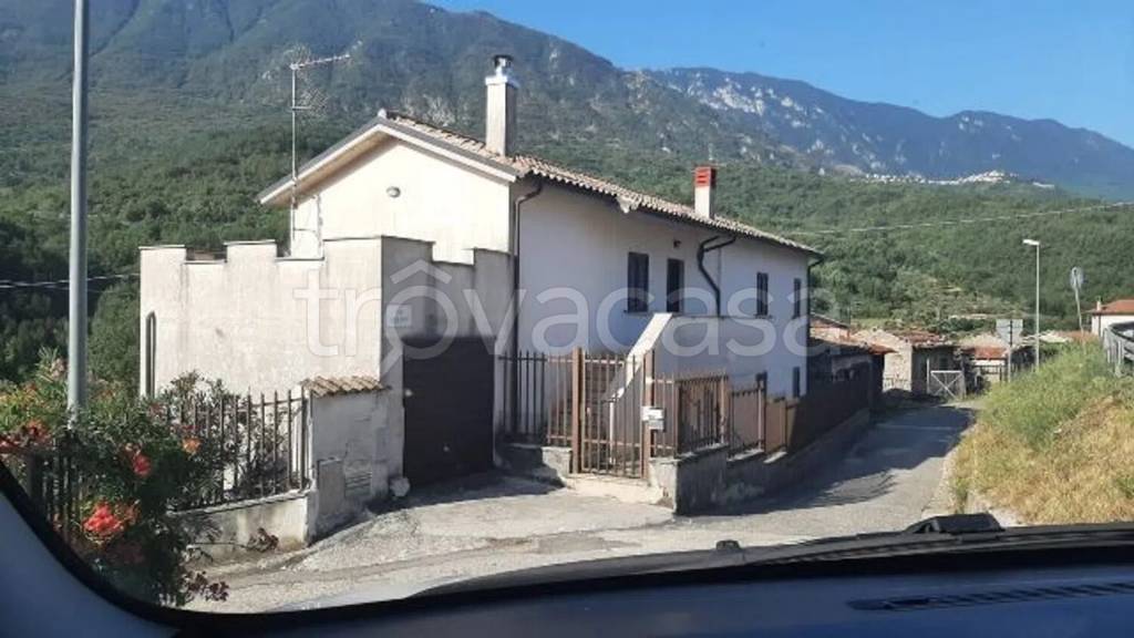 casa indipendente in vendita a San Vincenzo Valle Roveto