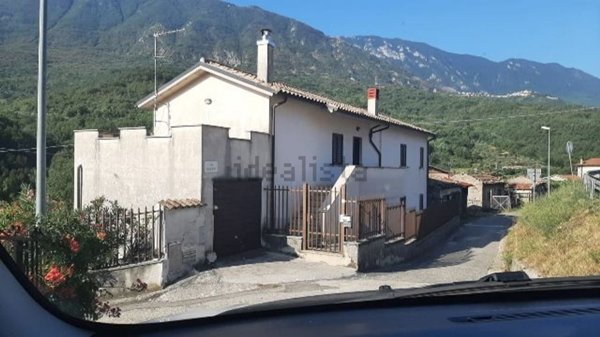 casa indipendente in vendita a San Vincenzo Valle Roveto