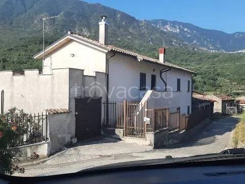 casa indipendente a San Vincenzo Valle Roveto in zona San Giovanni Vecchio