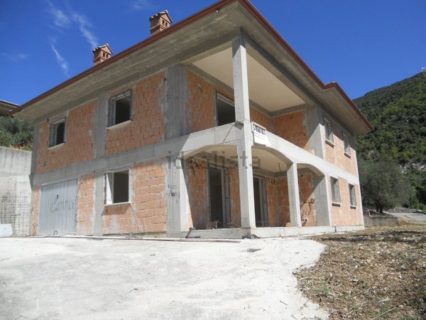 casa indipendente in vendita a San Vincenzo Valle Roveto