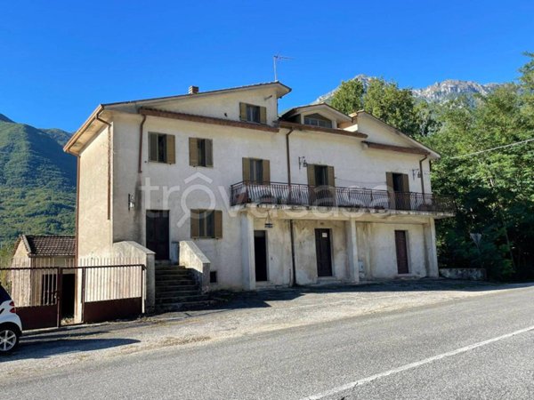 casa indipendente in vendita a San Vincenzo Valle Roveto