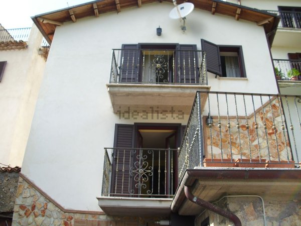 casa indipendente in vendita a San Vincenzo Valle Roveto