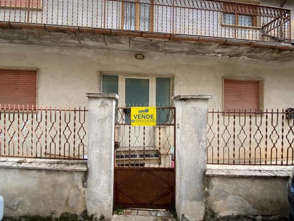 casa indipendente in vendita a Scanno