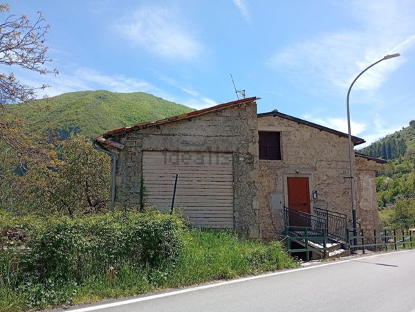 casa indipendente in vendita a Scanno