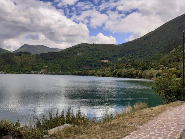 casa indipendente in vendita a Scanno